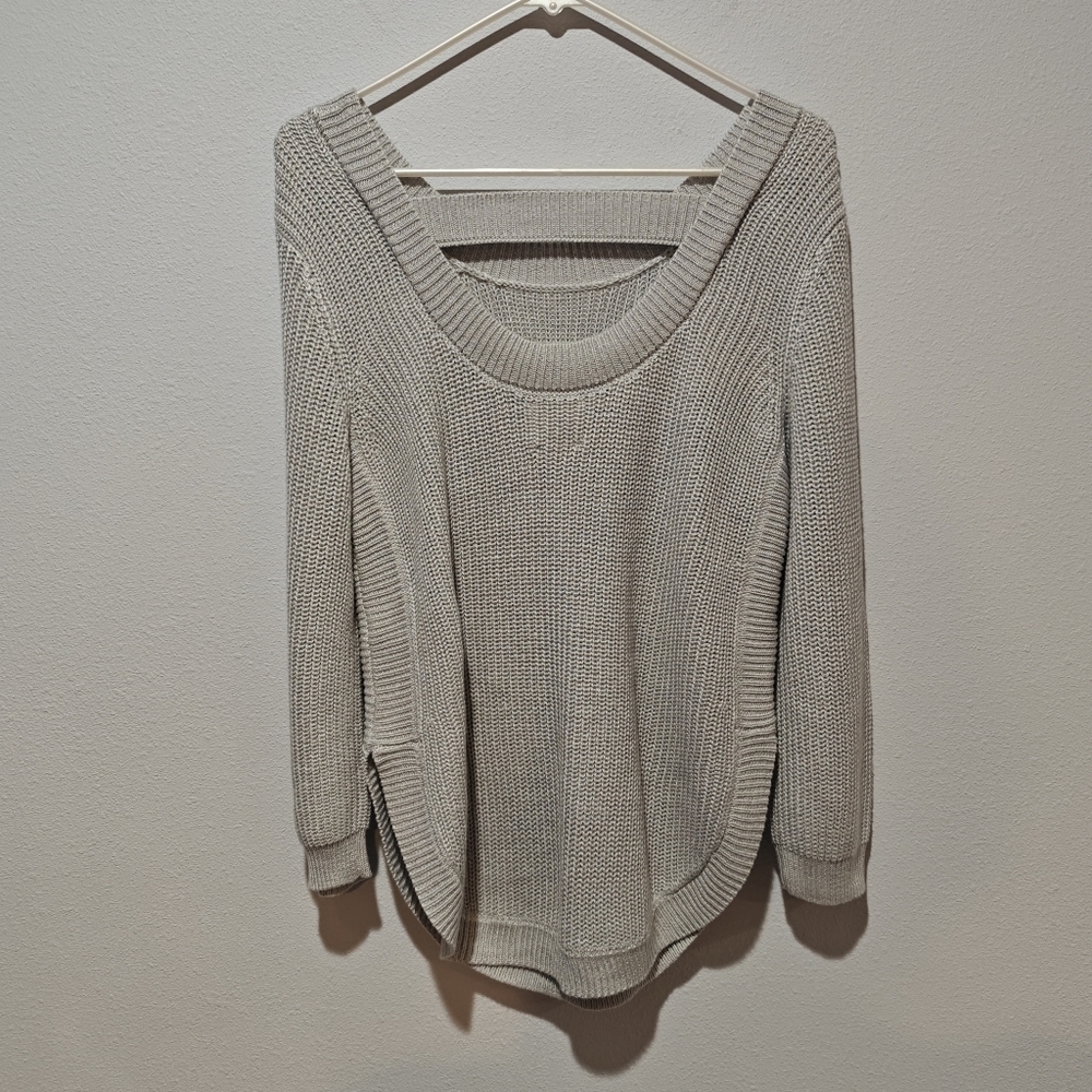 Harper Heritage NWOT Sweater Size Small Knit Gray Silver Strap In Back Oversized